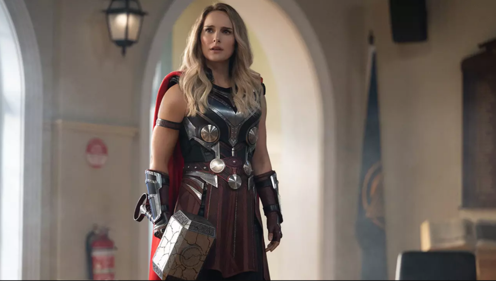 ناتالی پورتمن در نقش جین فاستر در فیلم Thor: Love and Thunder