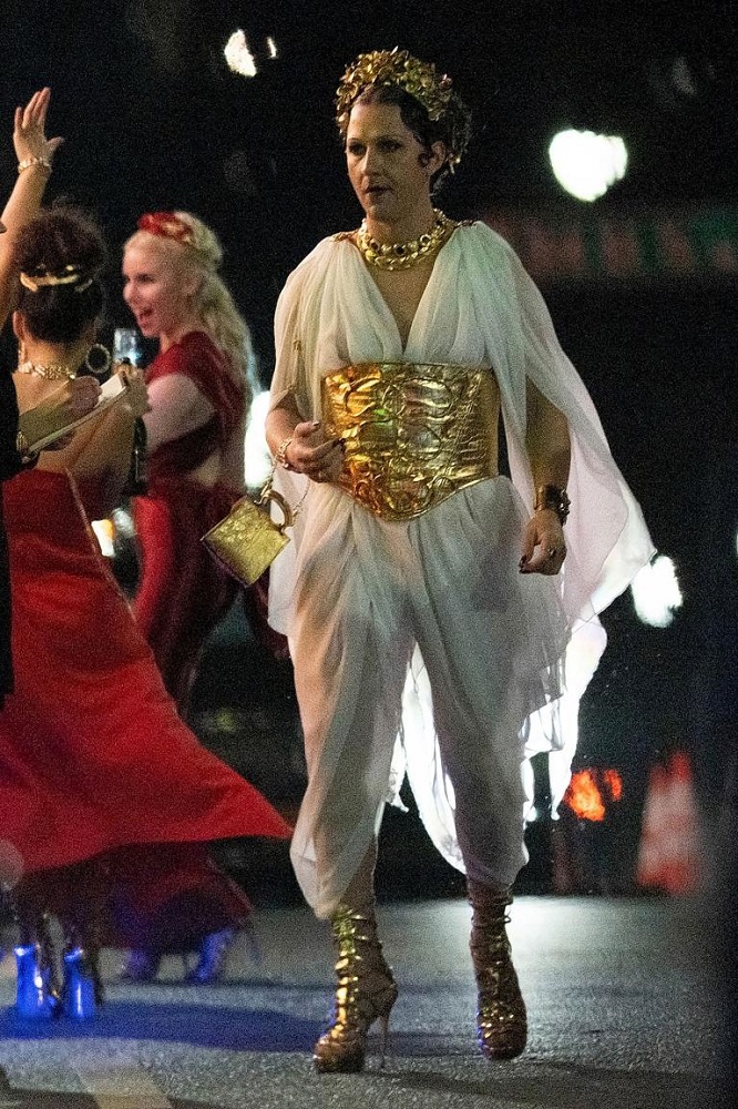 شایا لباف در نقش الهه یونانی
