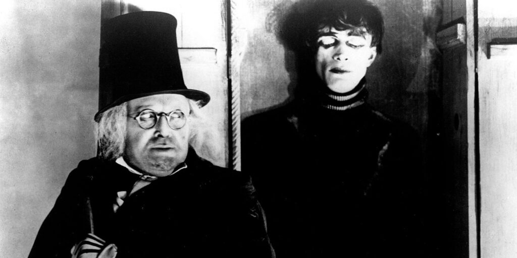 The Cabinet of Dr. Caligari از فیلم های ترسناک سیاه و سفید