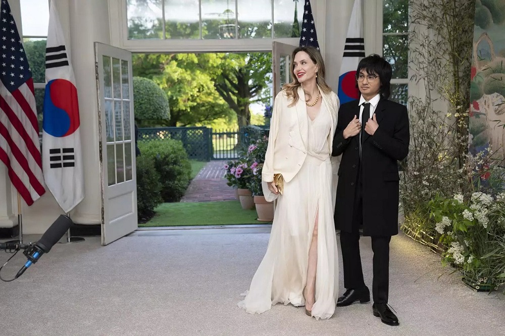 آنجلینا جولی و پسرش در کاخ سفید